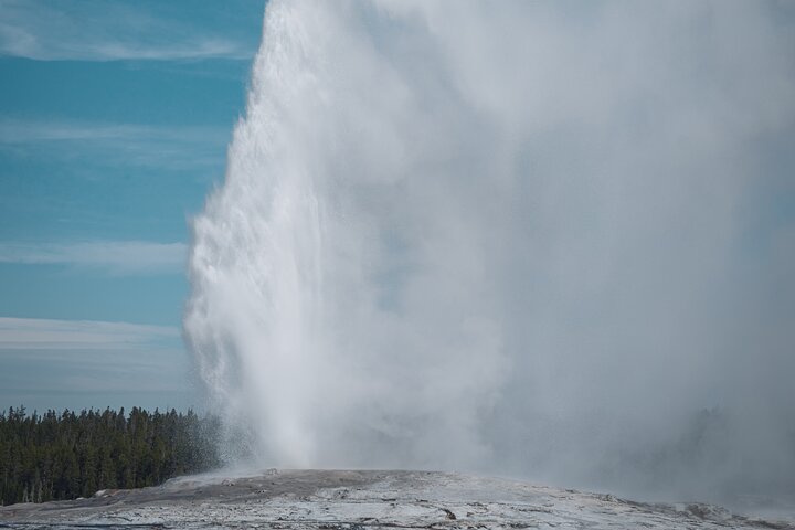 4 Person Full-Day PRIVATE Yellowstone Tour In A Raised Roof Van- Picnic Lunch - thumb 2